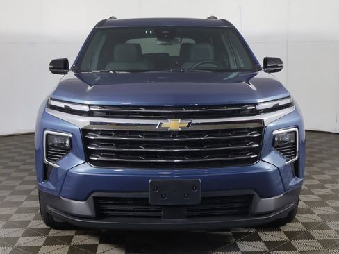 Used 2025 Chevrolet Traverse LT AWD/4WD image 12