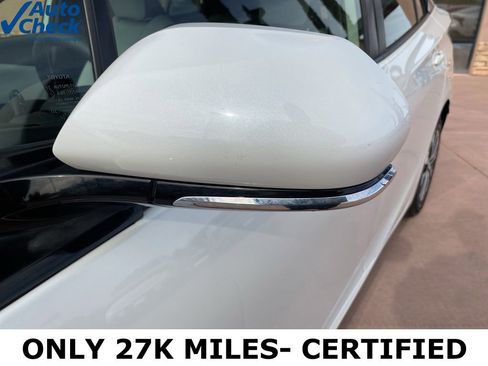 Used 2020 Toyota Prius XLE w/ Advanced Technology Package image 3