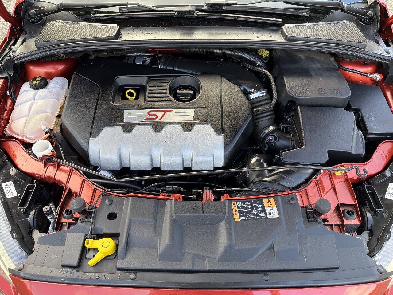 Used 2018 Ford Focus ST FWD image 13