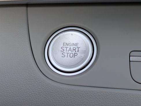 New 2026 Hyundai Elantra Limited FWD image 28