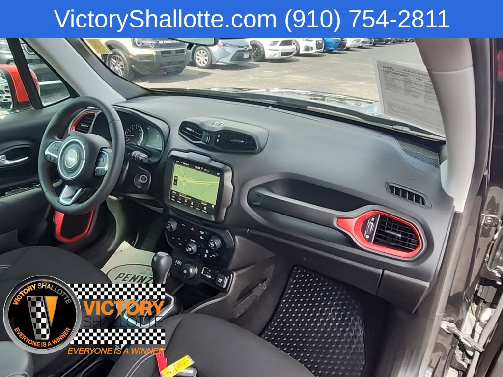 Certified 2023 Jeep Renegade Latitude AWD/4WD image 33