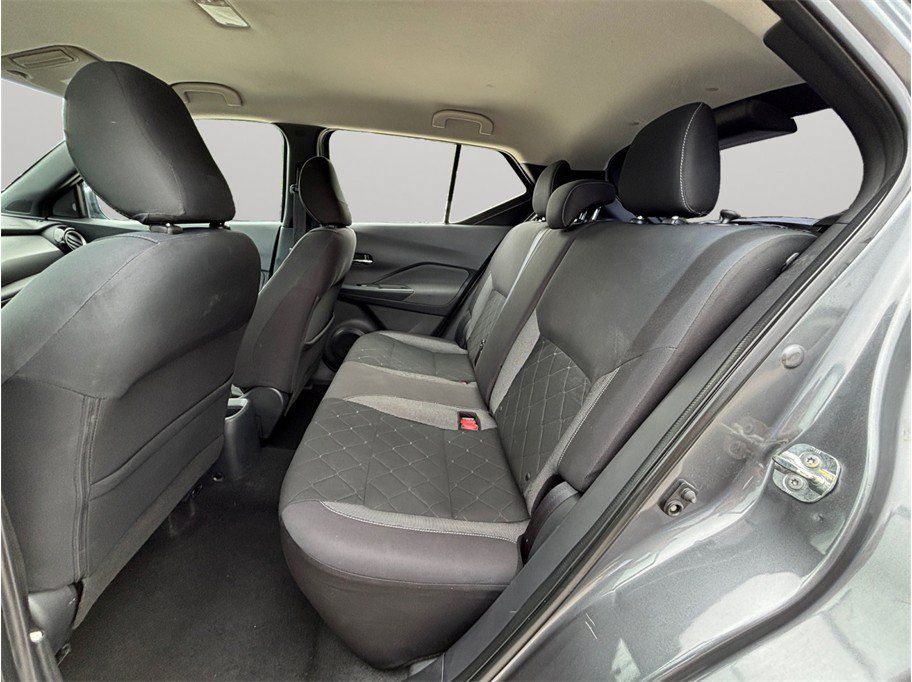 Used 2019 Nissan Kicks SV FWD image 29