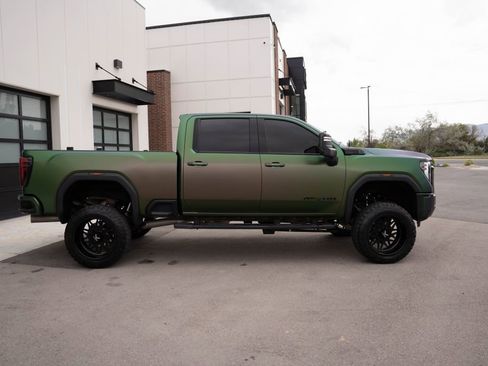 Used 2024 GMC Sierra 3500 AT4 w/ Technology Package AWD/4WD image 12
