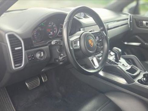 Used 2019 Porsche Cayenne Turbo w/ Premium Plus Package AWD/4WD image 13