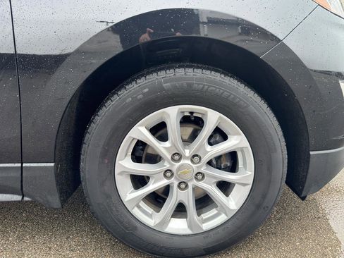 Used 2021 Chevrolet Equinox LT image 3