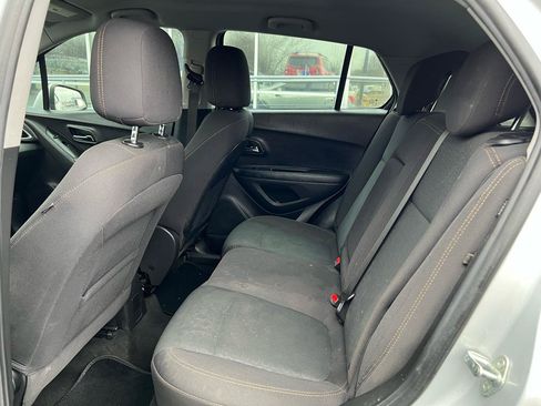 Used 2020 Chevrolet Trax LS AWD/4WD image 11