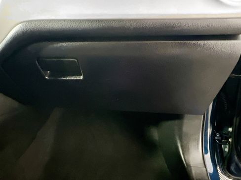Used 2017 Toyota Corolla LE FWD image 34