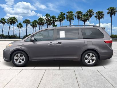 Used 2017 Toyota Sienna LE