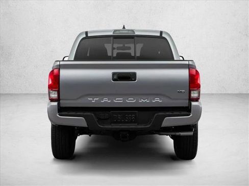 Used 2017 Toyota Tacoma TRD Sport w/ Tow Package (A/T) image 15