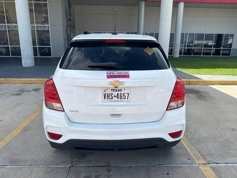 Used 2019 Chevrolet Trax LS w/ Tint and Cruise Package FWD image 7