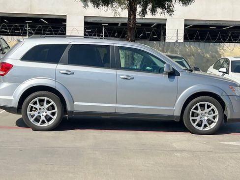 Used 2015 Dodge Journey SXT w/ Flexible Seating Group image 9