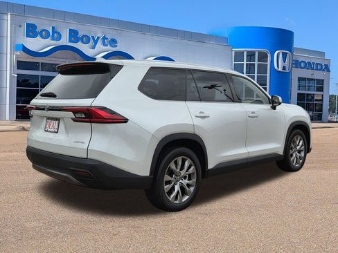 Used 2024 Toyota Grand Highlander FWD image 5