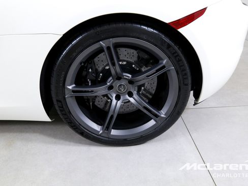 Used 2015 McLaren 650S Spider image 27