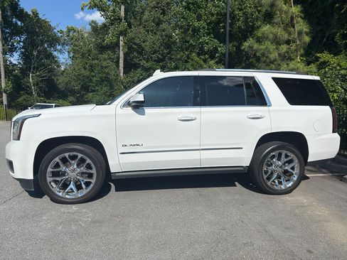 Used 2020 GMC Yukon Denali w/ Denali Premium Package RWD image 5