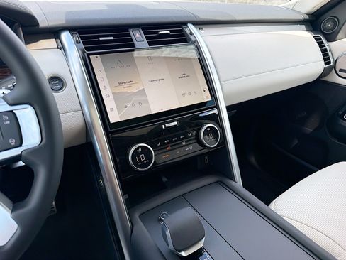 New 2026 Land Rover Discovery Dynamic SE AWD/4WD image 29