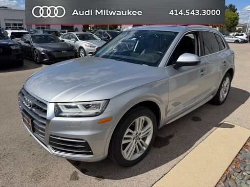 Used 2020 Audi Q5 2.0T Premium Plus w/ Premium Plus Package AWD/4WD image 6