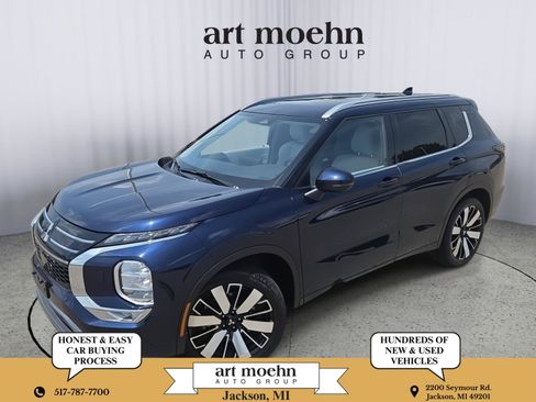 Used 2025 Mitsubishi Outlander AWD image 1