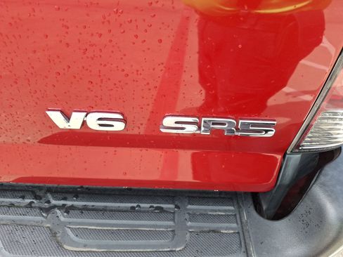 Used 2011 Toyota Tacoma w/ TRD Off-Road Pkg w/JBL Audio image 13