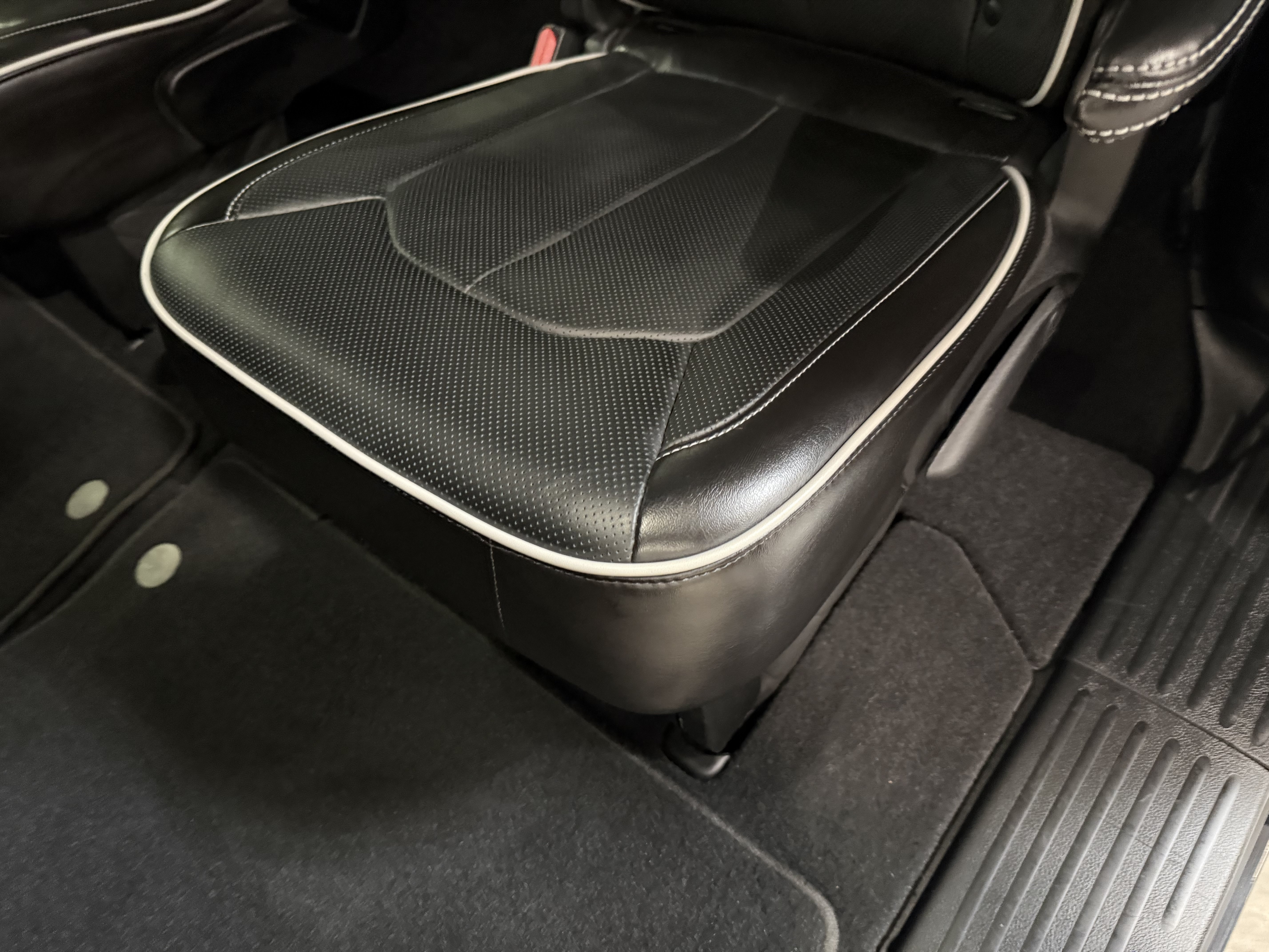 Certified 2025 Chrysler Pacifica Limited AWD/4WD image 35