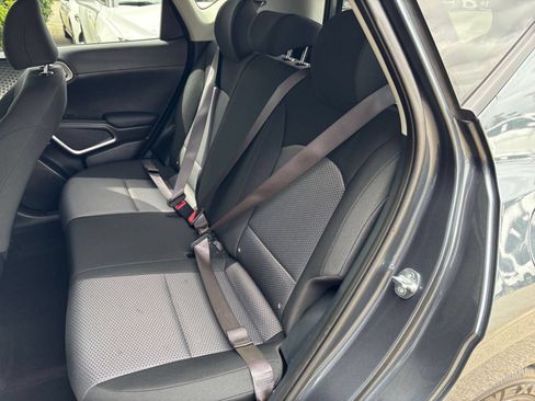 Used 2025 Kia Soul LX w/ LX Technology Package FWD image 35