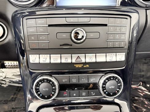 Used 2019 Mercedes-Benz SLC 300 image 54