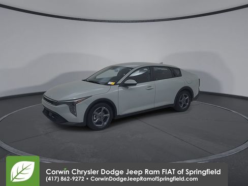 Used 2025 Kia K4 FWD image 6
