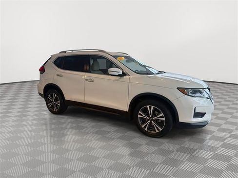 Used 2020 Nissan Rogue SV w/ Premium Package image 13