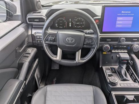 Used 2025 Toyota 4Runner TRD Off-Road Premium AWD/4WD image 16