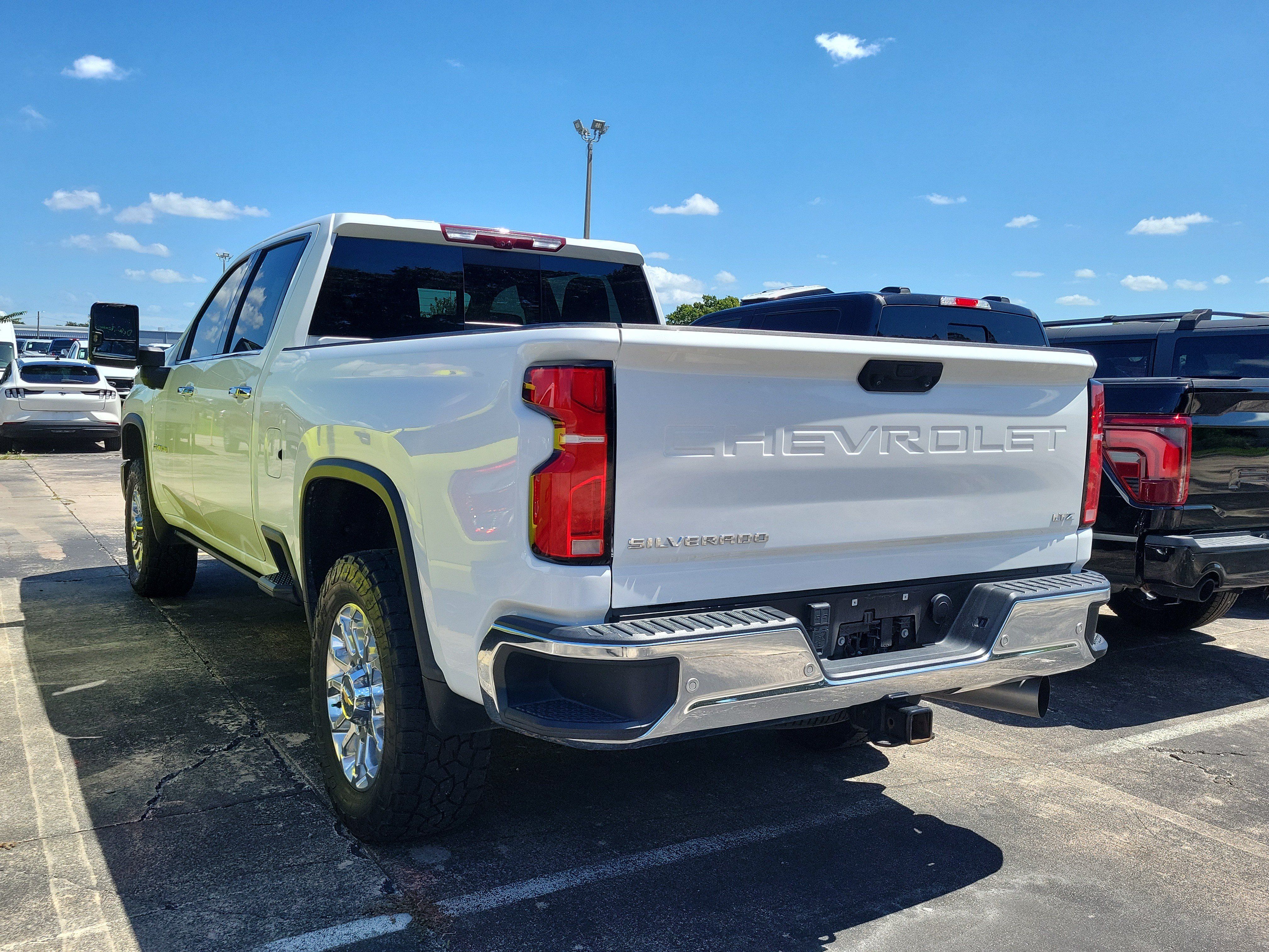 Used 2025 Chevrolet Silverado 2500 LTZ w/ LTZ Premium Package AWD/4WD image 4