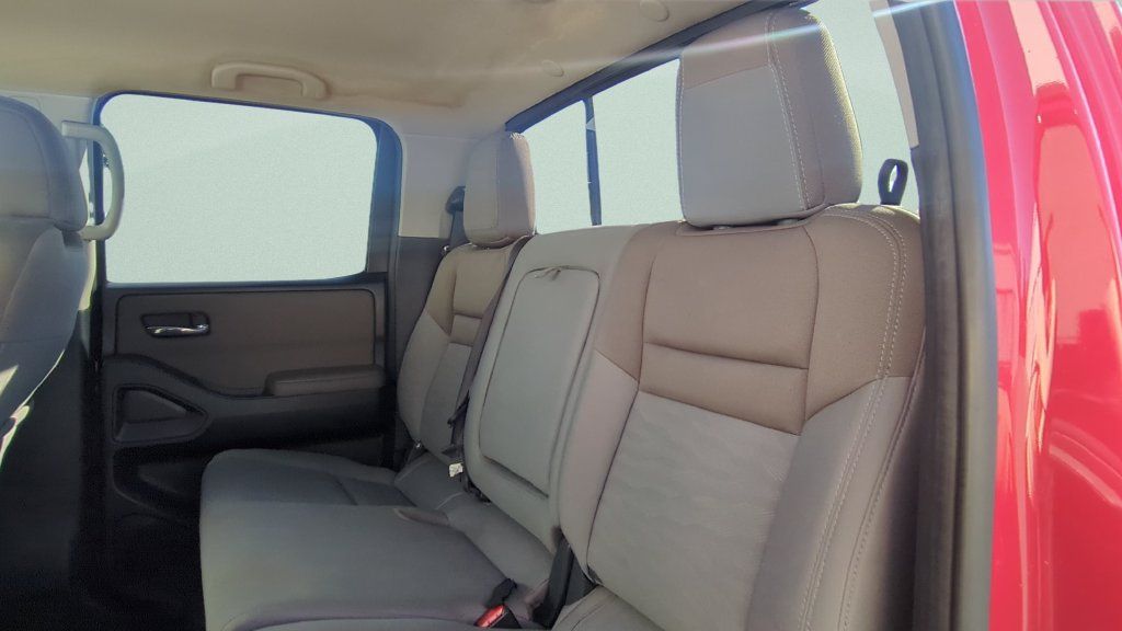 Certified 2022 Nissan Frontier SV w/ Technology Package RWD image 10