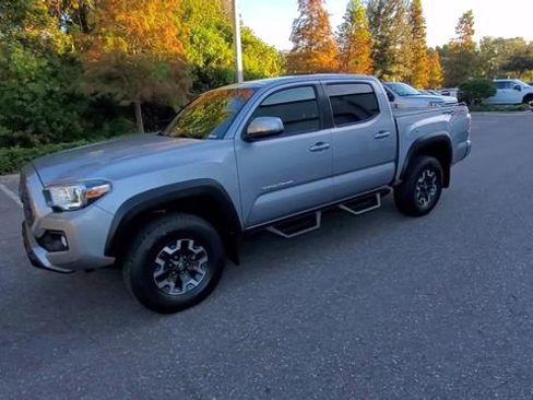 Used 2021 Toyota Tacoma TRD Off-Road image 4