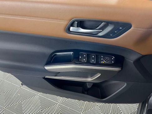 Used 2024 Nissan Pathfinder Platinum w/ Cargo Package image 22