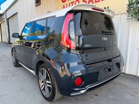 Used 2018 Kia Soul + FWD image 11