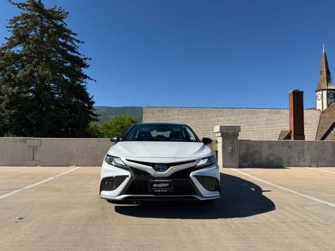 Used 2023 Toyota Camry XSE FWD image 5