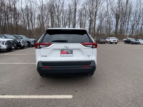 Used 2025 Toyota RAV4 XLE w/ Convenience Package image 10