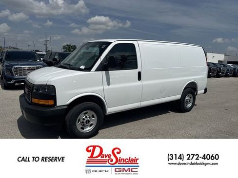 New 2026 GMC Savana 2500 RWD image 1