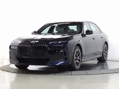 New 2026 BMW 740i xDrive image 3