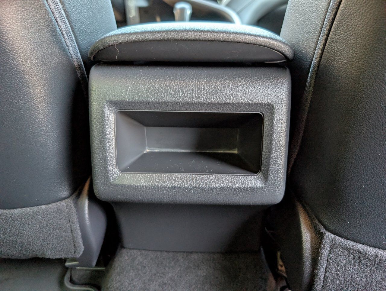 Used 2020 Toyota Camry SE FWD image 7