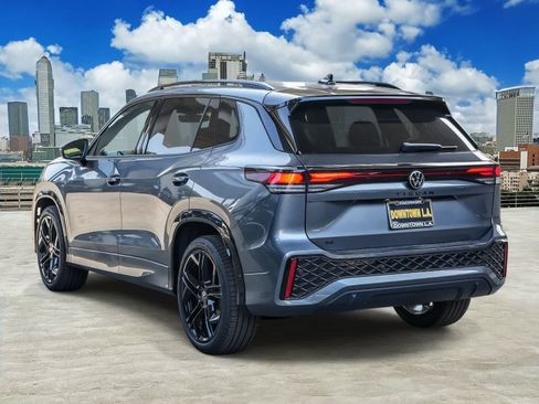 New 2026 Volkswagen Tiguan SE R-Line FWD image 6