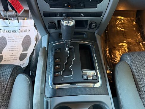 Used 2007 Jeep Commander Sport w/ Skid Plate Group image 19