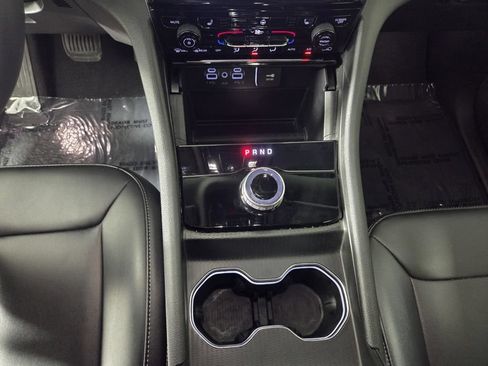 Used 2024 Jeep Grand Cherokee Limited w/ Black Appearance Package RWD image 12