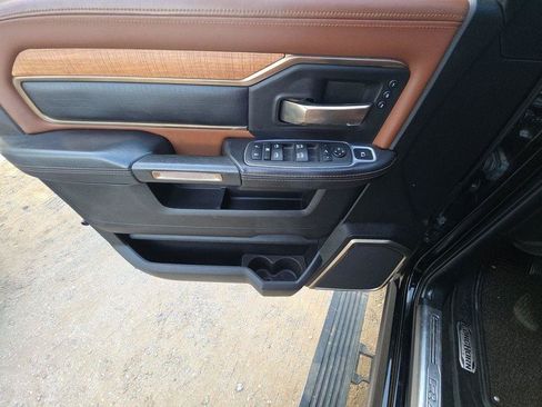 Used 2022 RAM 3500 Limited AWD/4WD image 11