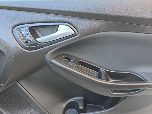 Used 2017 Ford Focus SE FWD image 20
