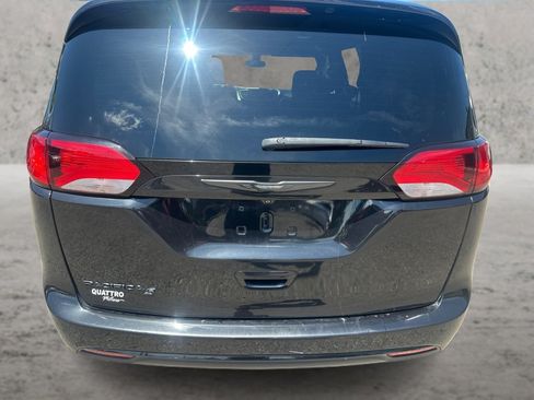 Used 2018 Chrysler Pacifica Touring-L Plus w/ S Appearance Package FWD image 14