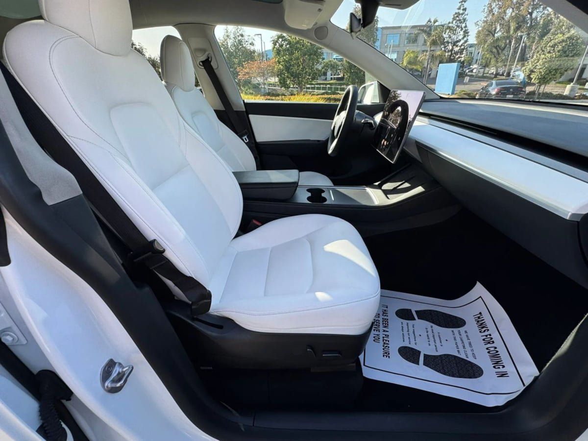 Used 2023 Tesla Model Y Performance AWD/4WD image 27