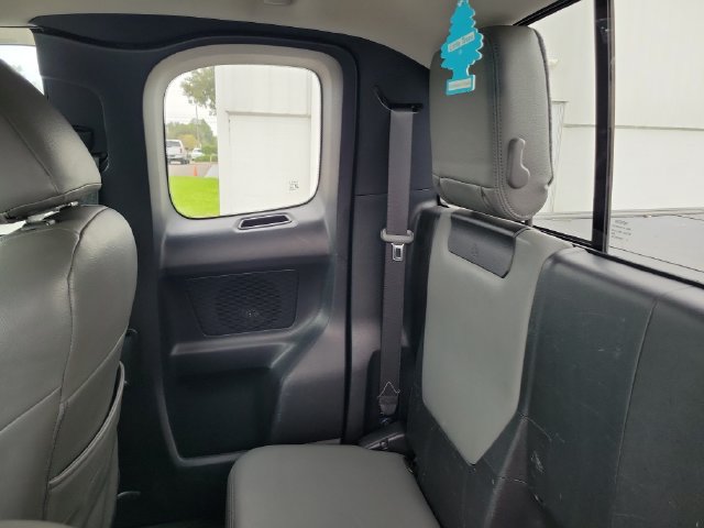 Used 2020 Toyota Tacoma SR5 RWD image 14