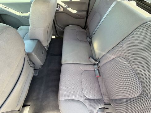 Certified 2019 Nissan Frontier SV RWD image 8