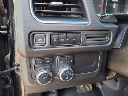 Used 2021 GMC Yukon XL SLE image 27