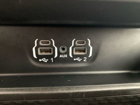 Used 2024 RAM 2500 Laramie w/ Night Edition image 36