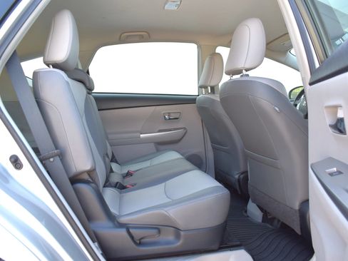 Used 2015 Toyota Prius V Four FWD image 27